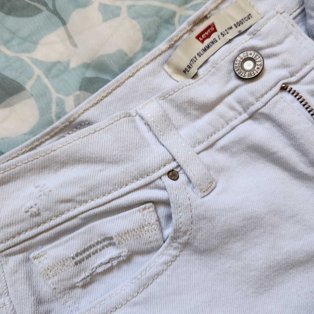 White Levi shorts